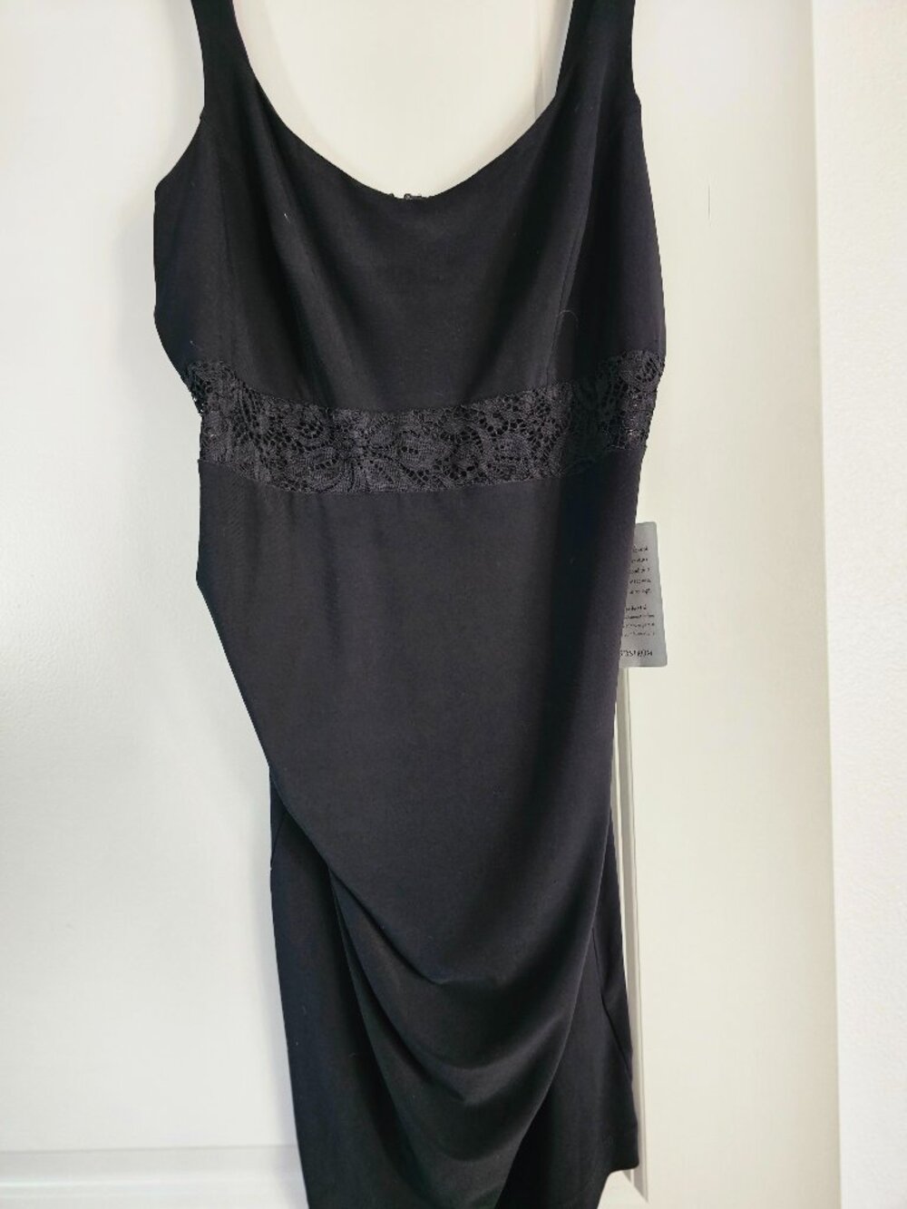 Black cocktail dress - Mini w/ lace embellishments